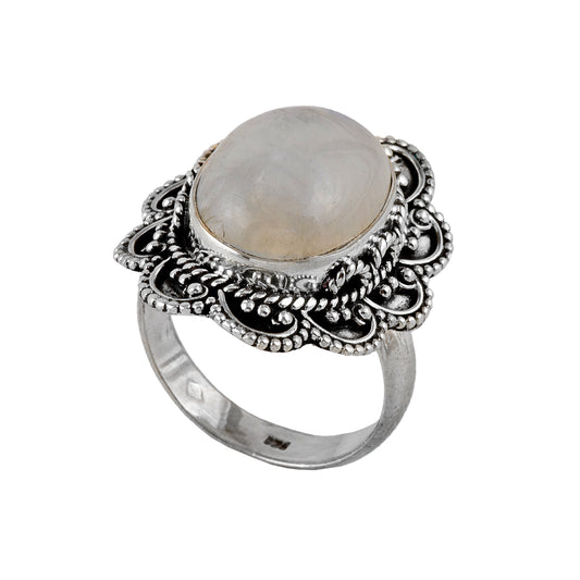 Enchanting Radiance: 925 Sterling Silver and Labradorite Ring