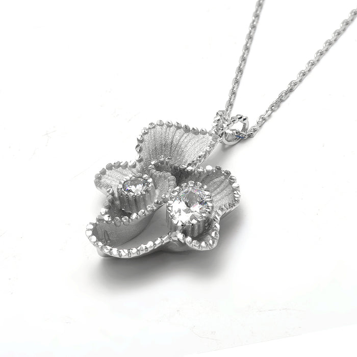 Silver Necklace by Roberto Bravo