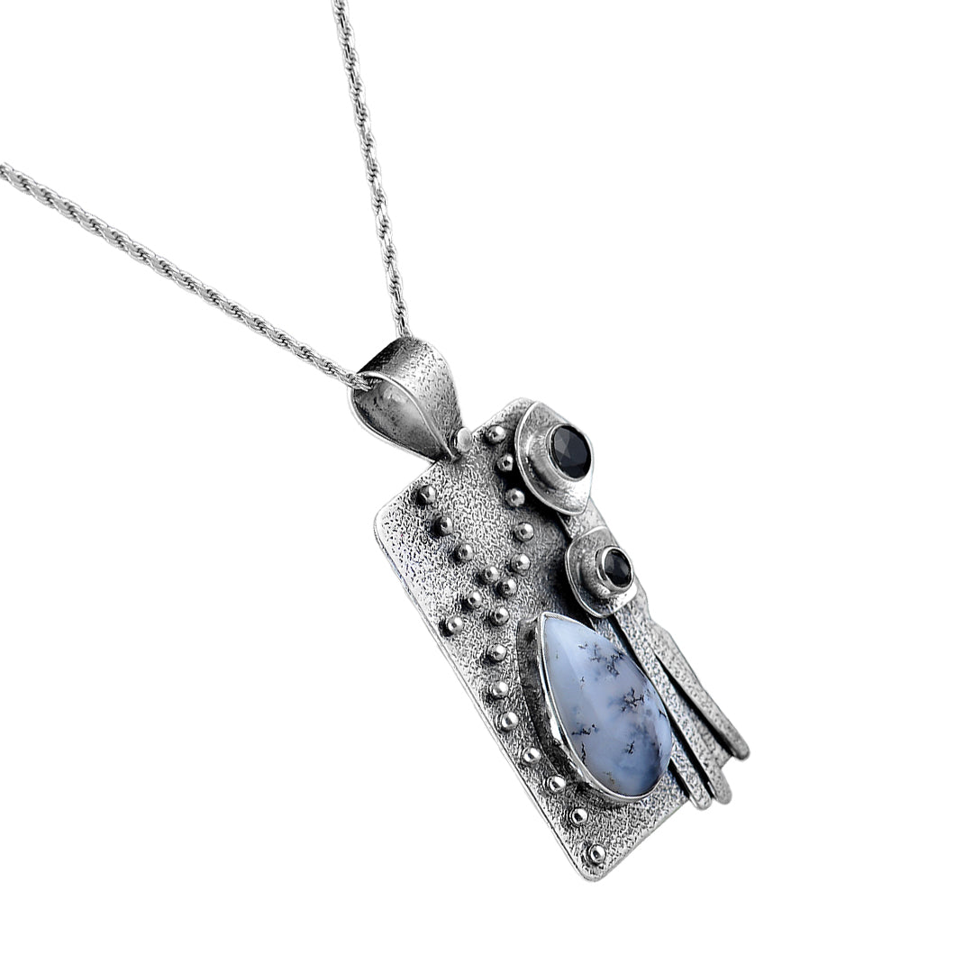 Elegant Luminescence: 925 Sterling Silver and Labradorite Pendant