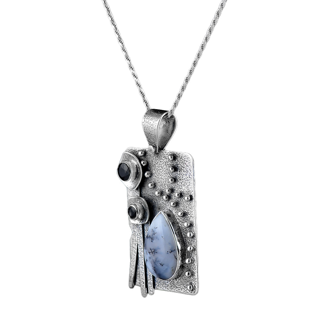 Elegant Luminescence: 925 Sterling Silver and Labradorite Pendant