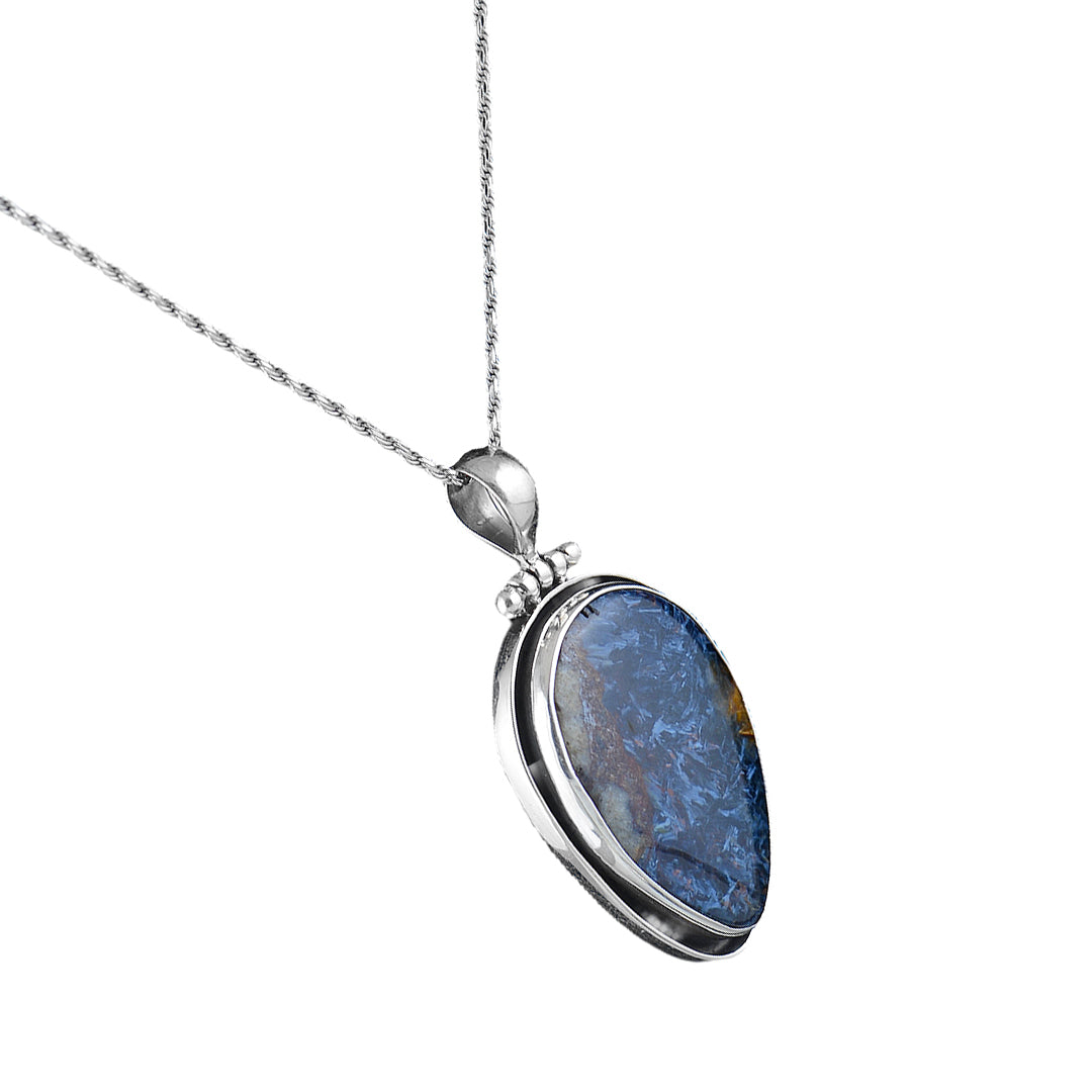 Radiant Glow: 925 Sterling Silver and Labradorite Pendant